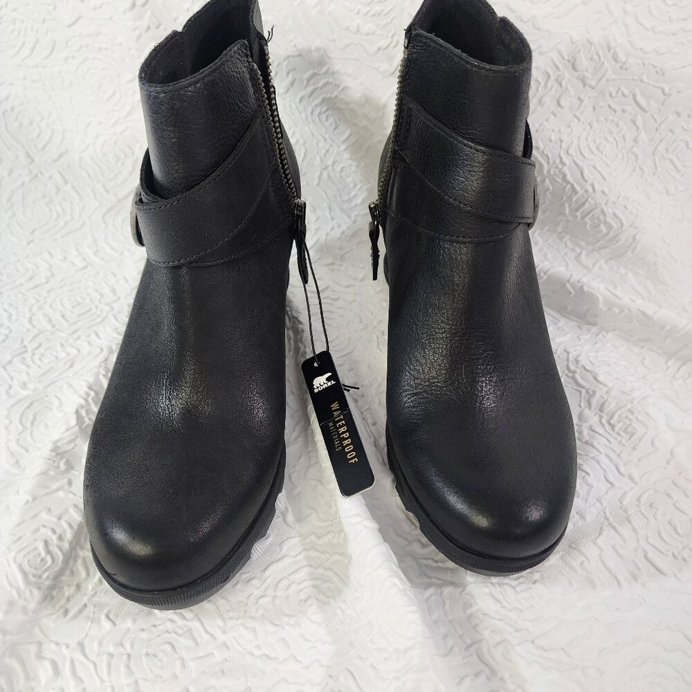 Sorel Joan of Arctic Wedge II Buckle Bootie black leather women size 9 moto zip